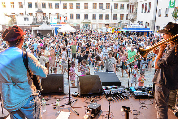 Die Gruppe "Chakulou". (Foto: Sabina Kirchmaier)