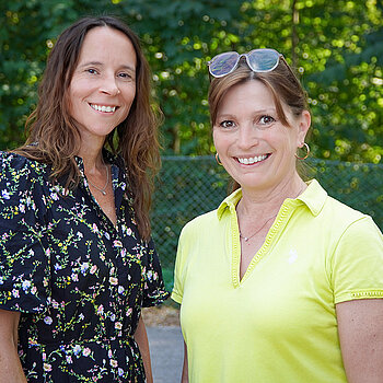 Sportkoordinatorin (und Organisatorin von Sport im Park) Alexandra Klein (links) und Bürgermeisterin Monika Riesch.
