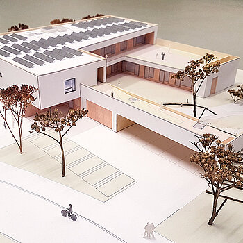 Modell der Kindertagesstätte Lerchenfeld, für die 2021 Baubeginn an der Ecke Jagd-/Moosstraße sein soll. (ARGE Architekturbüros Gmeiner und Moosreiner) 