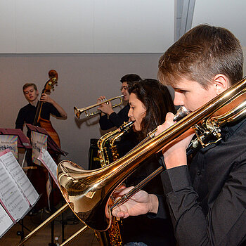 Die tolle Musikschul Band (DTMB) um Stephan Treutter sorgte für musikalisch gute Stimmung. (Foto: Stadt Freising)