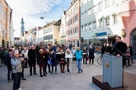 OB Tobias Eschenbacher dankt allen, die dazu beigetragen haben, dieses große Projekt zu stemmen. (Foto: Stadt Freising)