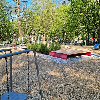 Bewegungsparcours Fürstendamm Podest für Streching