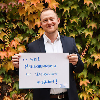 Kai Kallbach, Kompetenzzentrum Demokratie und Menschenwürde sagt: "Ich bin dabei, weil Menschenwürde zur Demokratie verpflichtet!" Foto: Kompetenzzentrum Demokratie und Menschenwürde