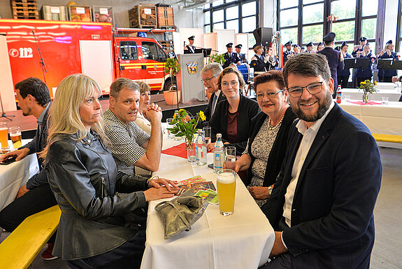 Die Politik ist natürlich auch vertreten (v.l.): Bürgermeisterin Birgit Moser-Niefanger, Stadtrat Peter Warlimont, Vize-Landrätin Anita Meinelt, Bezirksrat Rainer Schneider, Stadträtin Joana Bayraktar, Bürgermeisterin Eva Bönig und Landtagsabgeordneter Johannes Becher.  