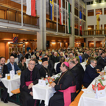 Blick in die Aula des Dom-Gymnasiums. 