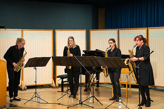 Das Saxophon-Quartett "Saxadonna" der Musikschule Freising. (Foto: Stadt Freising)