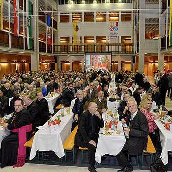 Blick in die Aula des Dom-Gymnasiums. 