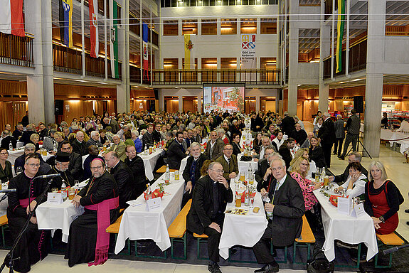 Blick in die Aula des Dom-Gymnasiums. 