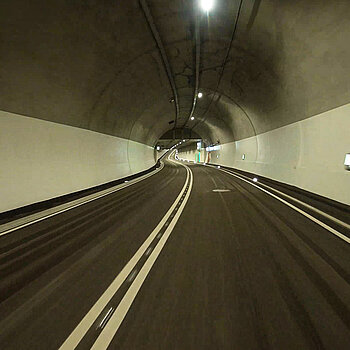 Der Tunnel unter Vötting - aufgenommen bei der "Premierenfahrt" vor Eröffnung der Westtangente Freising. 