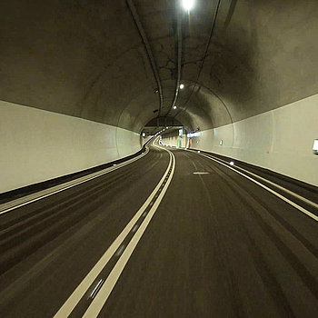 Der Tunnel unter Vötting - aufgenommen bei der "Premierenfahrt" vor Eröffnung der Westtangente Freising.