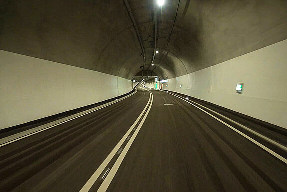 Der Tunnel unter Vötting - aufgenommen bei der "Premierenfahrt" vor Eröffnung der Westtangente Freising. 