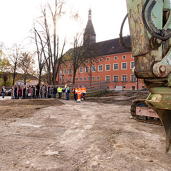 Eindrücke vom Spatenstich für die SteinPark-Schulen im Freisinger Norden. (Foto: Stadt Freising)