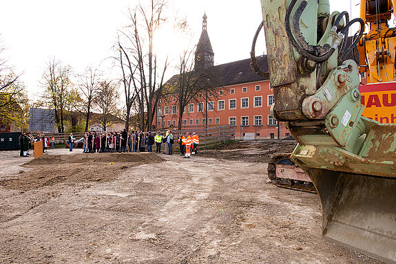 Eindrücke vom Spatenstich für die SteinPark-Schulen im Freisinger Norden. (Foto: Stadt Freising)