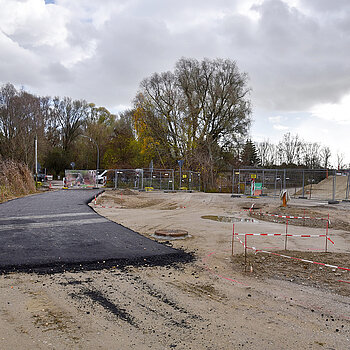 Wie angekündigt, haben im November 2020 die Pflasterarbeiten begonnen. (Foto: Stadt Freising)