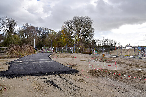 Wie angekündigt, haben im November 2020 die Pflasterarbeiten begonnen. (Foto: Stadt Freising)
