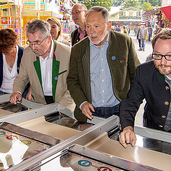 Zielgenauigkeit ist gefragt - also Konzentration! (Foto: Stadt Freising)