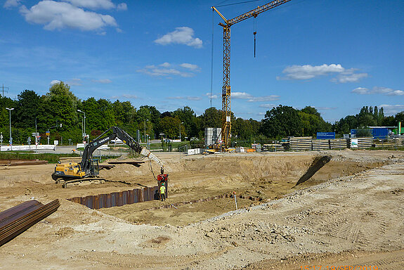 Westtangente Freising: Arbeiten an der Thalhauser Straße für den Bau von zwei Brücken. (Foto: Martin Bullinger/edr) 