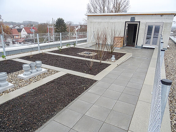 An der Katharina-Mair-Straße entstehen 115 Mehrgenerationen-Wohnungen. Auf den Dachflächen wird "urban gardening" ermöglicht". (Foto: Stadt Freising) 
