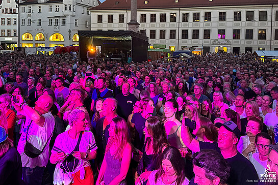 Was für ein Abend, was für eine Nacht: Die All-Star-Rockklassiker 2025 bescherten bis zu 3000 Menschen ein unbeschwertes, unvergessliches Fest. 