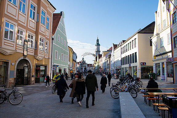 Der barrierefreie Umbau steigert die Aufenthaltsqualität in der Innenstadt. (Foto: Stadt Freising)