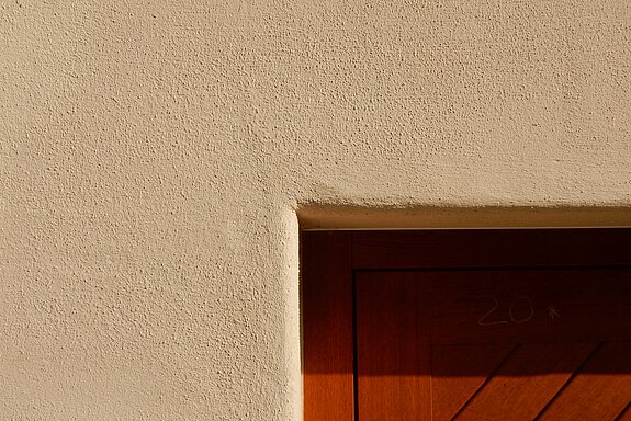 Detail des Übergangs Fenster zu Fassade. Foto: Stadt Freising