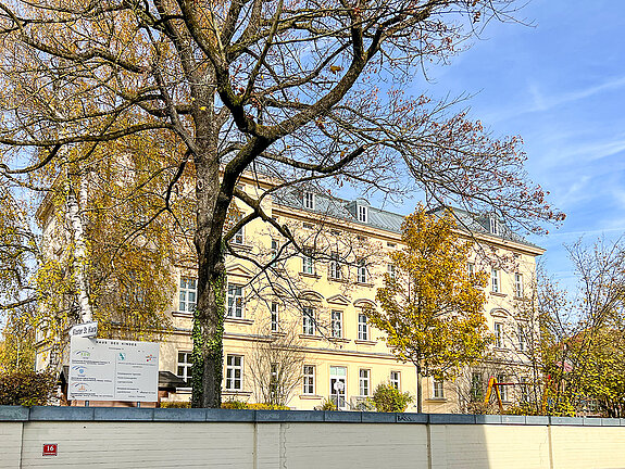 Das "Haus des Kindes", das sich in Besitz der Katholische Kinderheim St. Klara-Stiftung in Freising befindet, liegt direkt an der Kammergasse. (Foto: Stadt Freising)