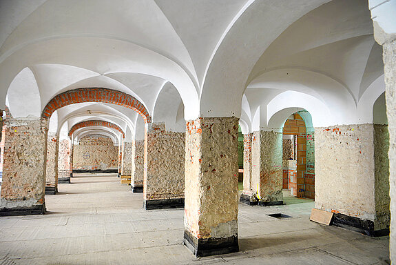 Das künftige Eingangsfoyer des Asamgebäudes mit dem wunderschönen Kreuzgewölbe. (Foto: Stadt Freising)