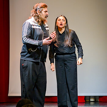 Yarkin Erkul und Gülay Foster von Impro a la turka begeisterten das Publikum mit Ihren spontanen Einlagen.