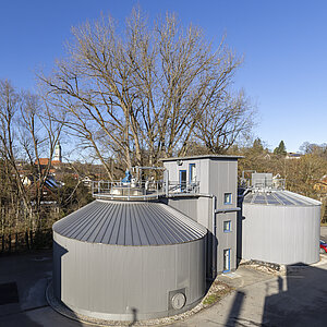 Maschinelle Schlammeindickung, Kläranlage Freising (Foto: JS Deutschland) Maschinelle Schlammeindickung, Kläranlage Freising (Foto: JS Deutschland)