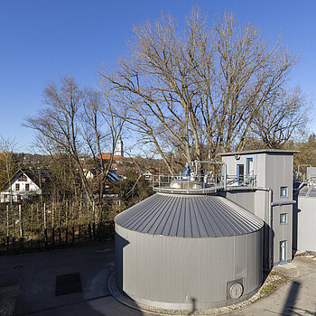 Maschinelle Schlammeindickung, Kläranlage Freising (Foto: JS Deutschland) Maschinelle Schlammeindickung, Kläranlage Freising (Foto: JS Deutschland)