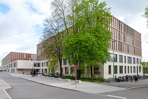 Modernste pädagogische Standards und zugleich eine Wohlfühlatmosphäre bieten die Schulen am SteinPark. (Foto: Stadt Freising)