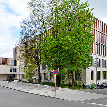 Modernste pädagogische Standards und zugleich eine Wohlfühlatmosphäre bieten die Schulen am SteinPark. (Foto: Stadt Freising)