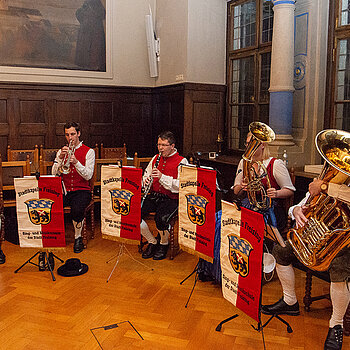 Für festliche Stimmung während der Feier sorgte das Quartett der Musikschule Freising unter Leitung von Jürgen Wüst. (Foto: Stadt Freising)