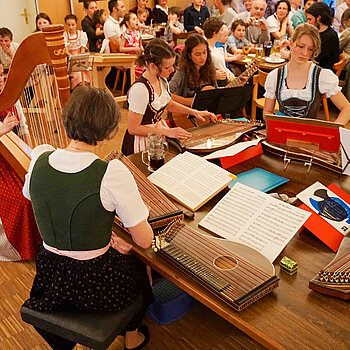 Echte Volksmusik wird beim Hoagart der Musikschule angestimmt.