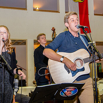 "Mieke and the Boys" ist eine junge Band, die aus der Musikschule hervorgegangen . (Foto: Stadt Freising)