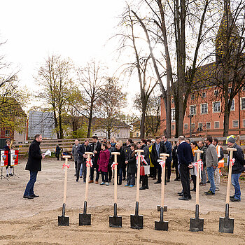 Eindrücke vom Spatenstich für die SteinPark-Schulen im Freisinger Norden. (Foto: Stadt Freising)