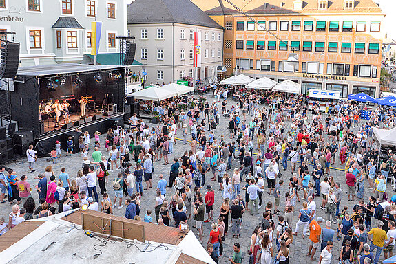 Die Gruppe "Chakulou". (Foto: Sabina Kirchmaier)