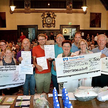 In die Pedale treten für einen guten Zweck: 2017 wurde das STADTRADELN in von einer sozialen Komponente begleitet. Für jeden „erradelten“ Kilometer konnten Sponsorengelder eingeworben werden, die der Bürgerstiftung Freising zu Gute kamen