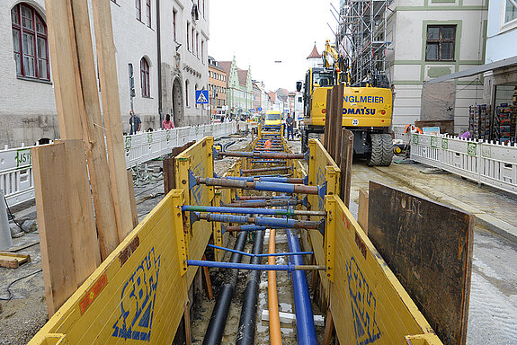 Die Freisinger Stadtwerke haben 2020 den Ausbau des Wärmenetzes - wie hier in der Oberen Hauptsraße - vorangetrieben. (Foto: Stadt Freising)