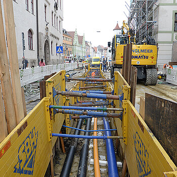 Die Freisinger Stadtwerke haben 2020 den Ausbau des Wärmenetzes - wie hier in der Oberen Hauptsraße - vorangetrieben. (Foto: Stadt Freising)