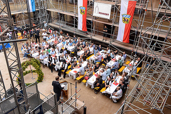 Richtfest im Innenhof des Asamgebäudes. (Foto: Stadt Freising)