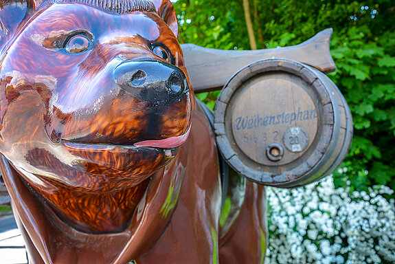 Der "Brauerei-Bär" begrüßt die Gäste. (Foto: Sabina Kirchmaier)