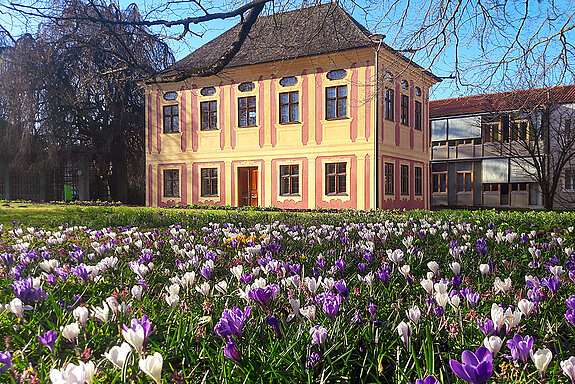 Als Gartencasino der Äbte fungierte einst das Salettl im Hofgarten Weihenstephan - hier eingefangen im Wettbewerbsbeitrag von Caroline Kunath. Nach der Säkularisation wurde eine Obstbaumschule eingerichtet, heute dient es als Tagungshaus. (Foto: Caroline Kunath) 