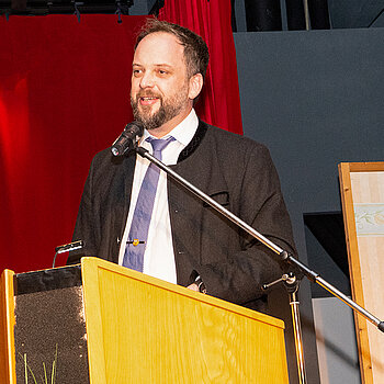 Hohe Wertschätzung zollt Oberbürgermeister Tobias Eschenbacher dem Macher, Förderer, Lehrer und Inspirator.   