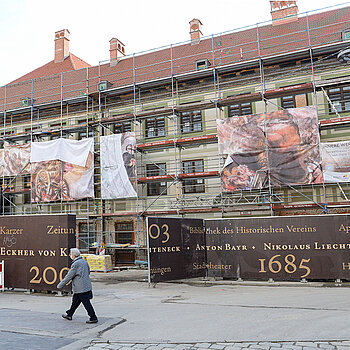 Im Herzen der Altstadt befindet sich das Asamgebäude, das seit zweieinhalb Jahren generalsaniert wird. (Foto: Stadt Freising)