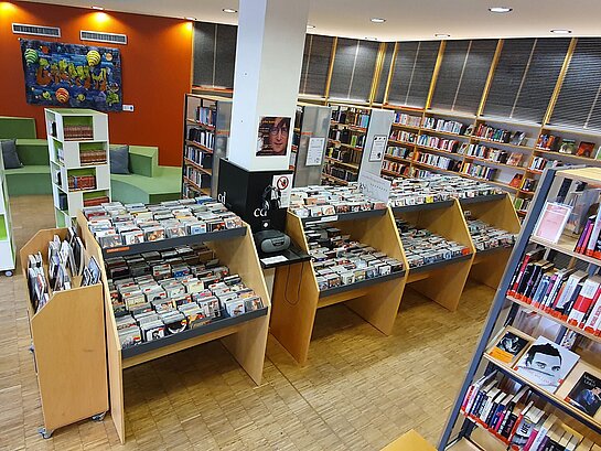 Foto von Musik-CDs in der Jugendbibliothek