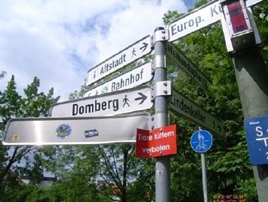 Beschilderung in der Stadt