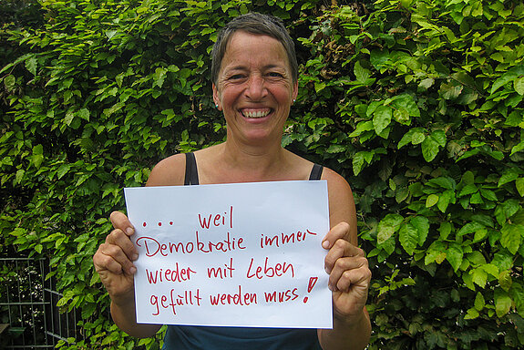 Heide Hoffmann, Sprecherin des Fairen Forums Freising schreibt: Ich bin dabei, weil Demokratie immer wieder mit Leben gefüllt werden muss.