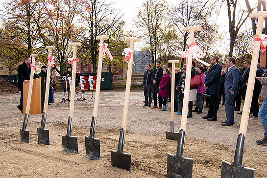 Spatenstich für die SteinPark-Schulen im Freisinger Norden. (Foto: Stadt Freising)