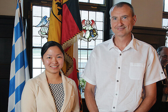 An die Forschungsgemeinschaft zwischen Frau Dr. Erika Isono, TUM WZW und Herrn Dr. Pascal Genschik, IBMP Strasbourg wurde der Preis 2013 für ihre Verdienste um die Erforschung des Ubiquitin-Systems bei Pflanzen mit einem Preisgeld in Höhe von 10.000 Euro verliehen. 